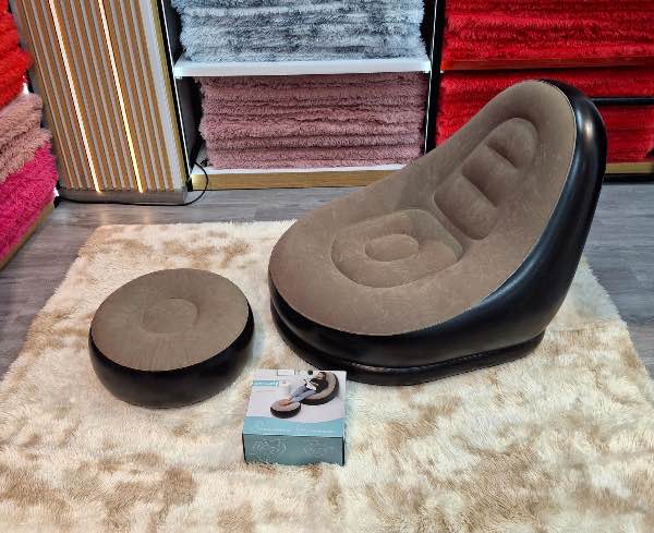 SOFA INFLABLE CON REPOSAPIES